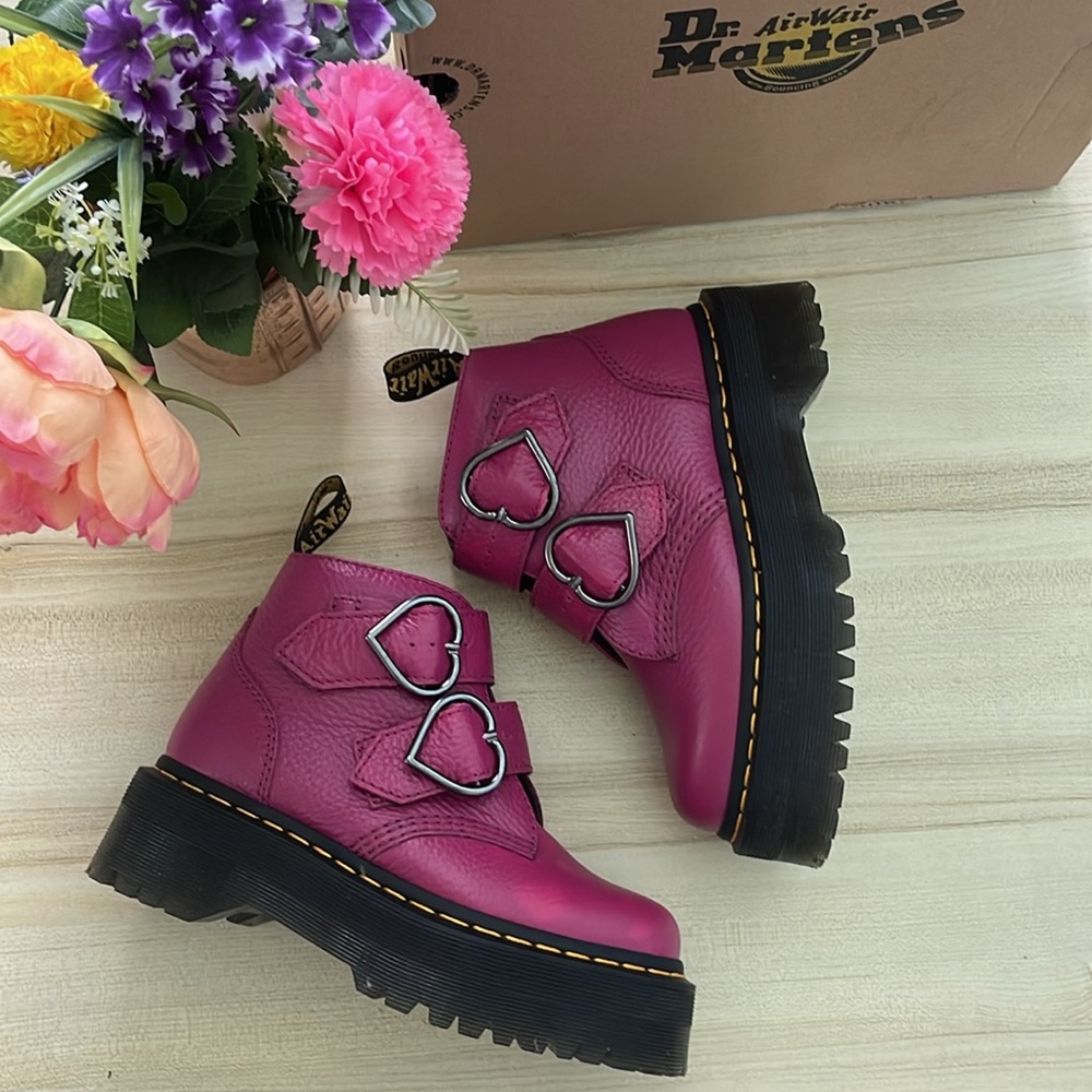 Rare Dr martens Devon heart platform boots